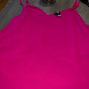 Beautiful fuchsia torrid tank top